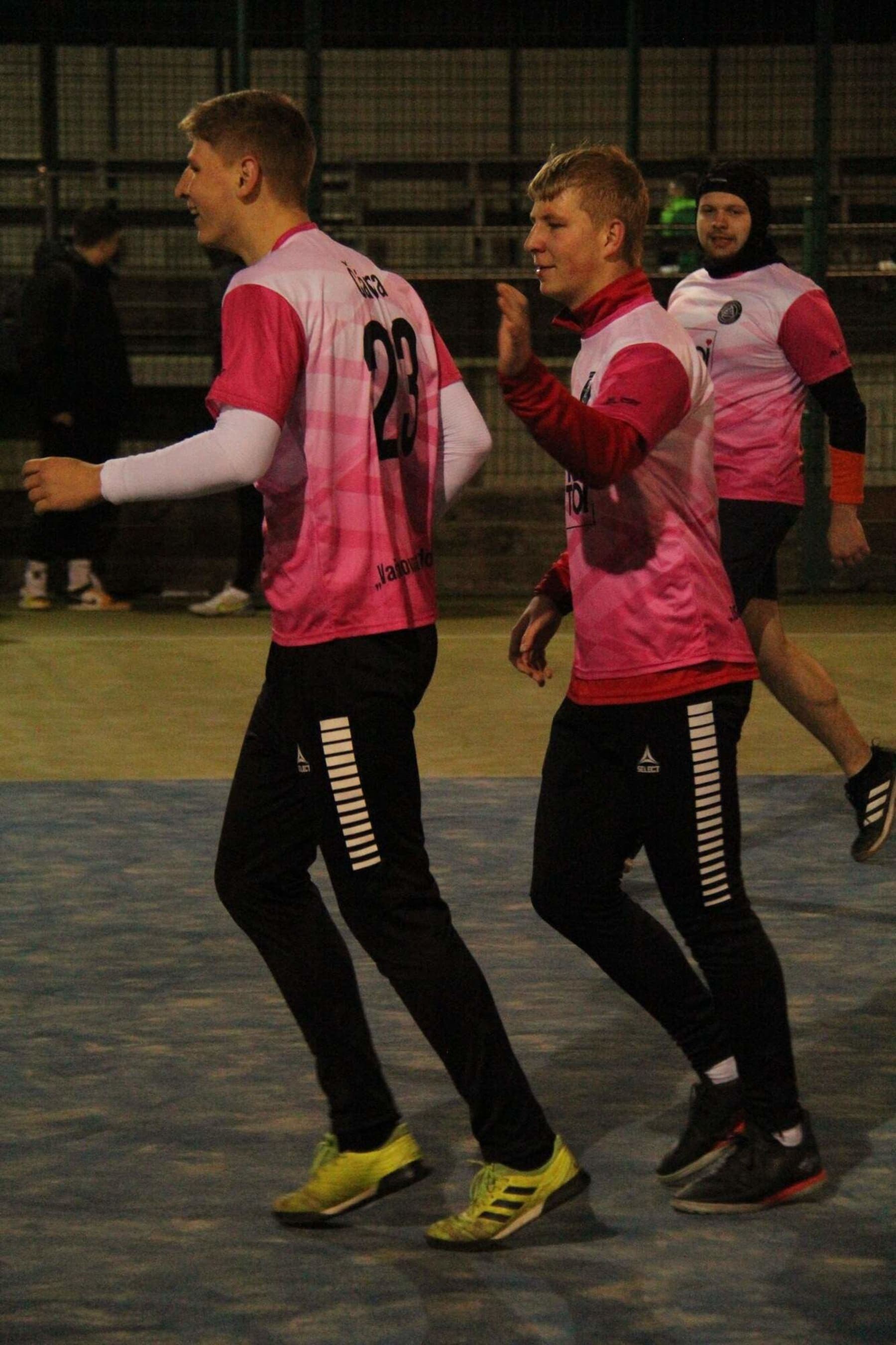 2024   TRALALALALA IMG_1800_wke4pn